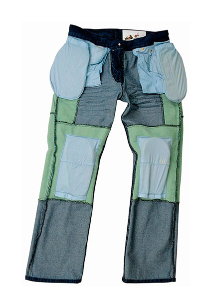 PANTALÓN TEJANO DESGASTADO CON REFUERZOS DE TEJIDO Kevlar Y PROTECCIONES C.E. PANTALÓN TEJANO DESGASTADO CON REFUERZOS DE TEJIDO Kevlar Y PROTECCIONES C.E.