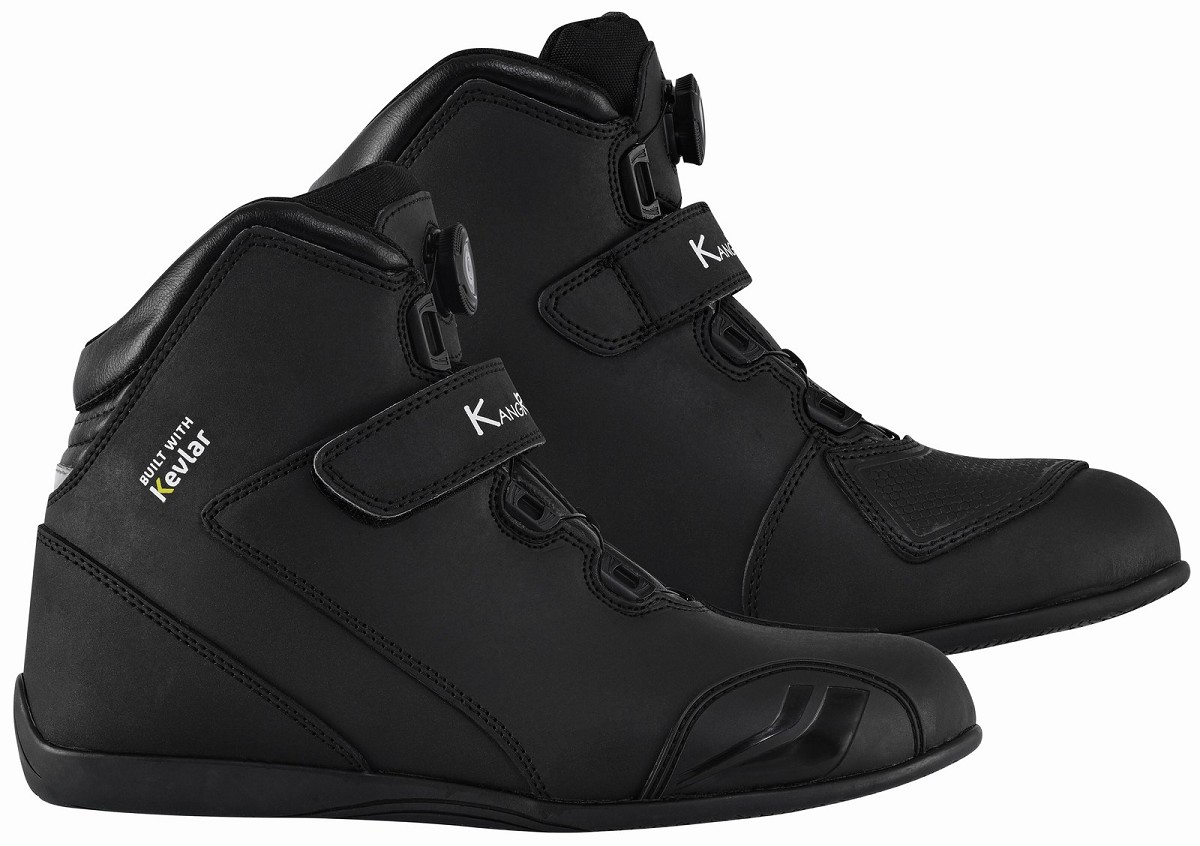 ZAPATILLAS DE MOTO IMPERMEABLES Y TRANSPIRABLES CON HOMOLOGACIÓN CE Y EPI ZAPATILLAS DE MOTO IMPERMEABLES Y TRANSPIRABLES CON HOMOLOGACIÓN CE Y EPI