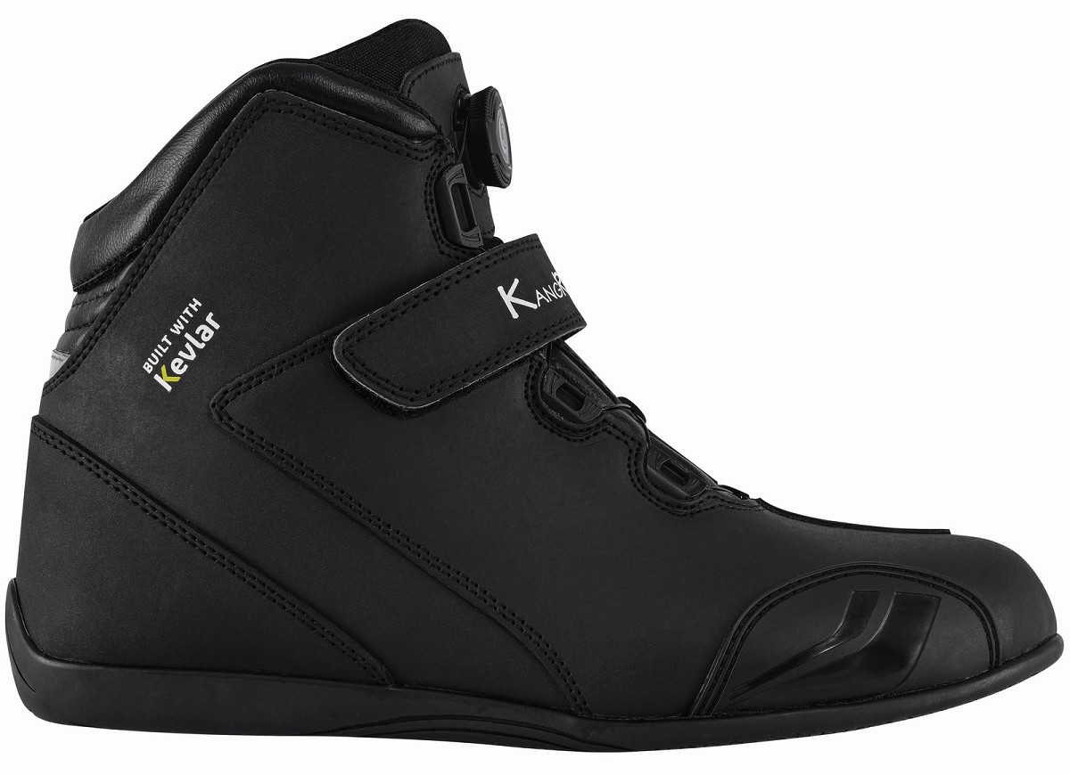 ZAPATILLAS DE MOTO IMPERMEABLES Y TRANSPIRABLES CON HOMOLOGACIÓN CE Y EPI ZAPATILLAS DE MOTO IMPERMEABLES Y TRANSPIRABLES CON HOMOLOGACIÓN CE Y EPI