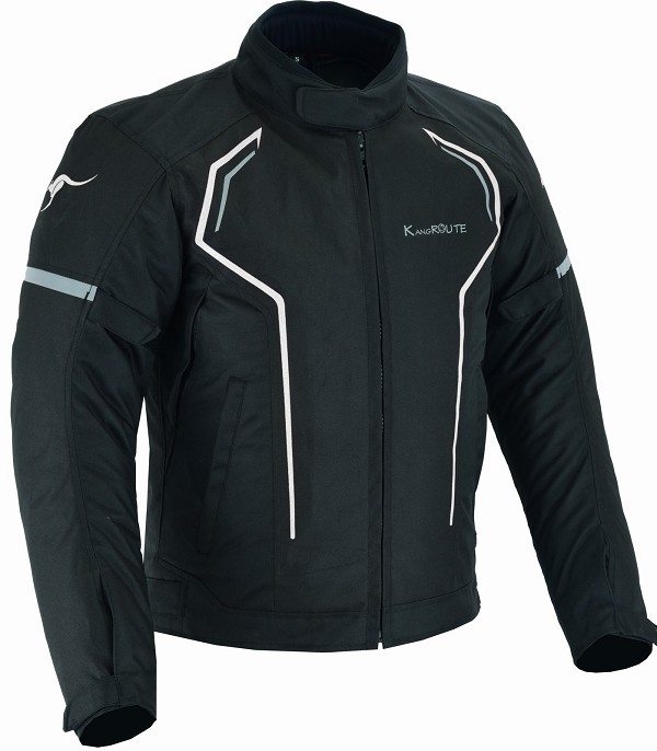 CHAQUETA DE MOTO EN POLIESTER TÉRMICO, IMPERMEABLE, TRANSPIRABLE CON PROTECCIONES C.E. Y VENTILACIÓN DIRECTA