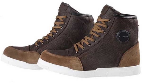 ZAPATILLAS MOTO STREET EN PIEL BAMBAS CON PROTECCIONES Y IMPERMEABLES ZAPATILLAS MOTO STREET EN PIEL BAMBAS CON PROTECCIONES Y IMPERMEABLES